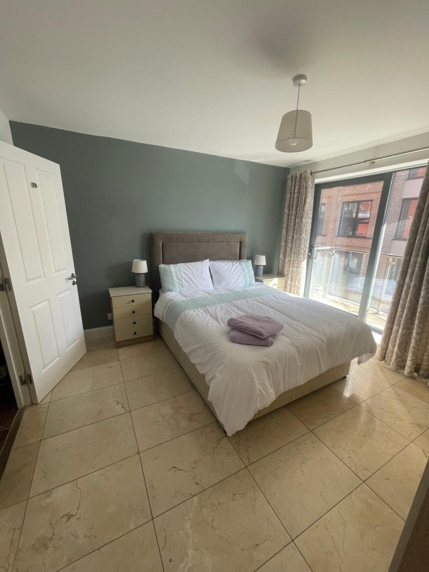 Fabulous And Sunny 2 Bed Apartment, In City Centre Cork Exterior photo